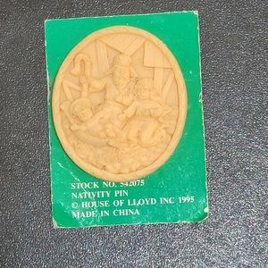Vintage House of Lloyd Carved Christmas Nativity‎ Pin Brooch 1995 New